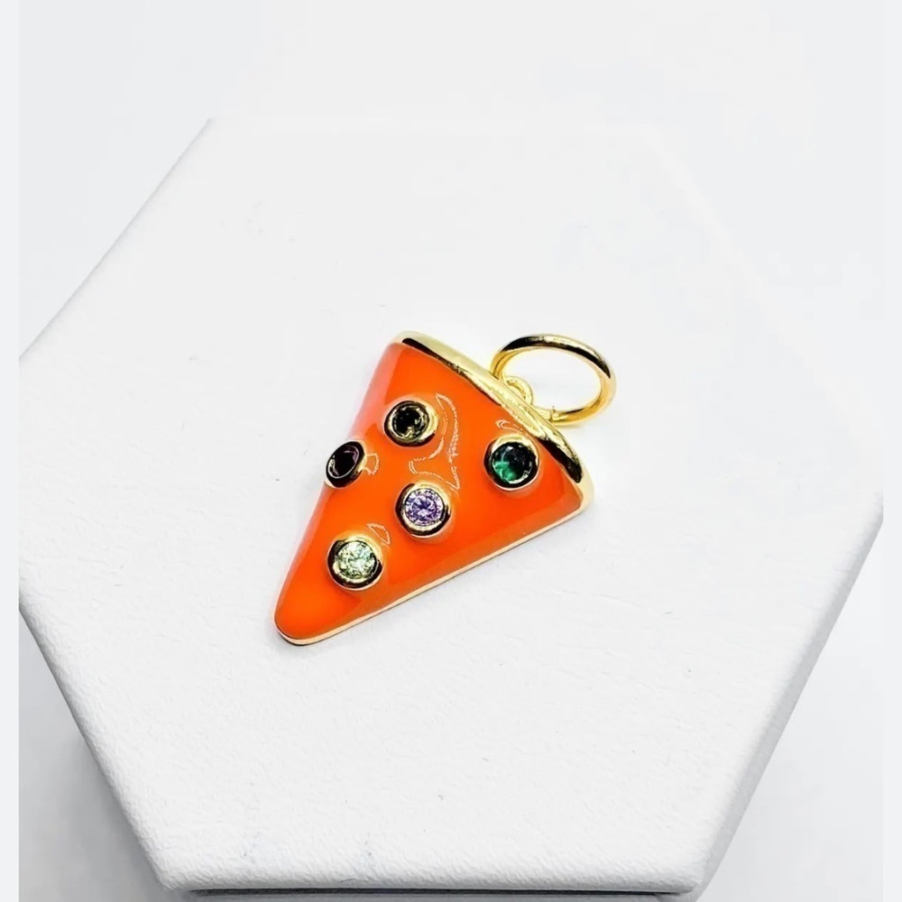 Oak & Ivy 🍕 Pizza Pendant NWT